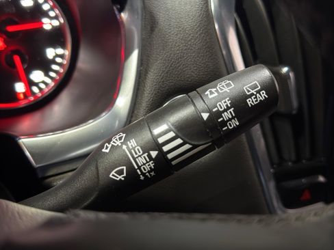 Used 2023 Chevrolet Traverse Premier image 29