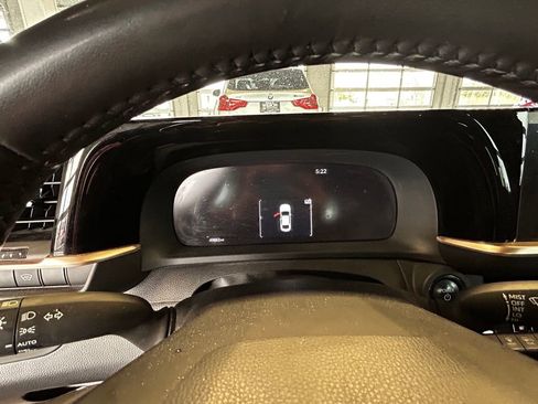 Used 2023 Toyota Crown XLE image 9