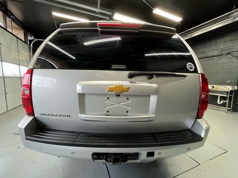 Used 2014 Chevrolet Suburban LT image 6