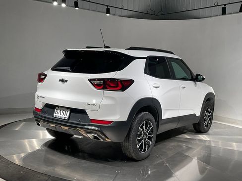 Used 2024 Chevrolet TrailBlazer ACTIV w/ Driver Confidence Package image 11