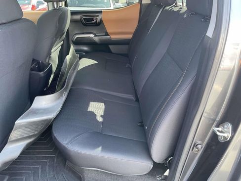 Used 2017 Toyota Tacoma SR5 w/ Tow Package image 21