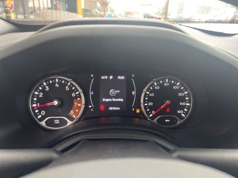 Used 2023 Jeep Renegade Latitude w/ Premium Group image 9