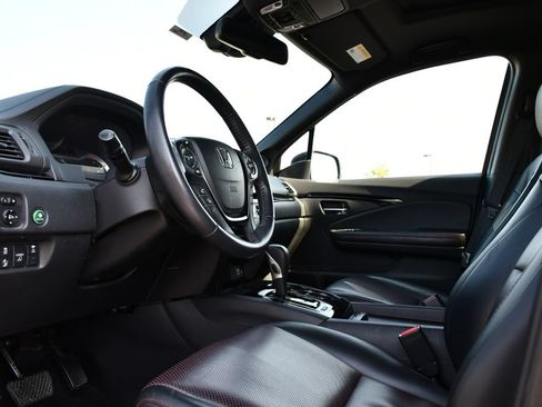 Used 2017 Honda Ridgeline Black Edition image 16