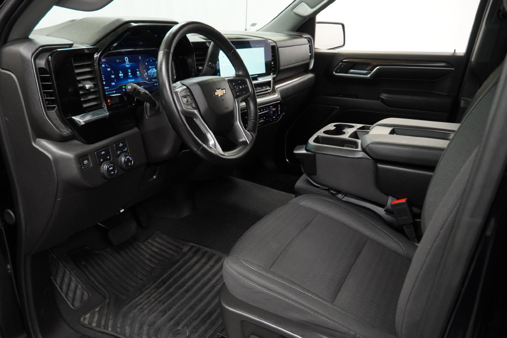 Used 2024 Chevrolet Silverado 1500 LT AWD/4WD image 14