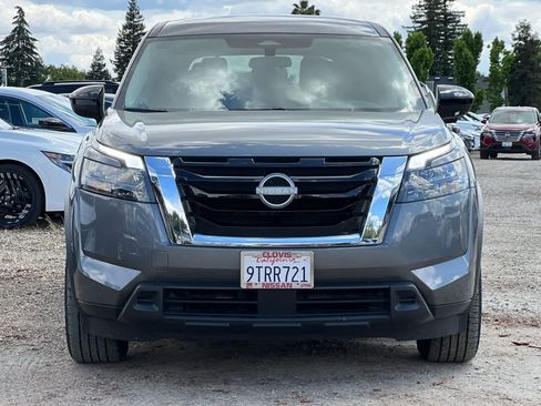 Used 2025 Nissan Pathfinder S image 11