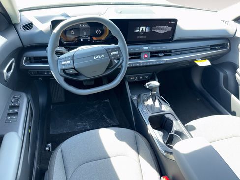 New 2026 Kia K4 LXS image 15