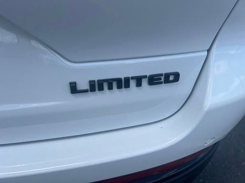 New 2025 Jeep Grand Cherokee Limited w/ Luxury Tech Group II image 13