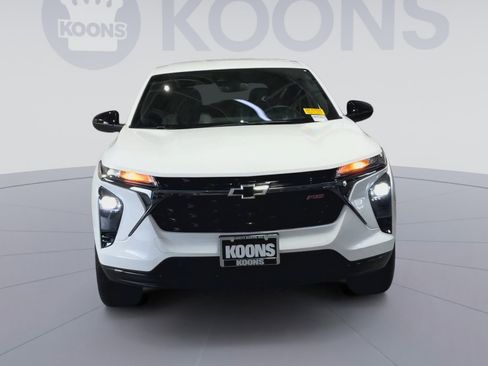 Used 2024 Chevrolet Trax RS w/ Driver Confidence Package FWD image 4