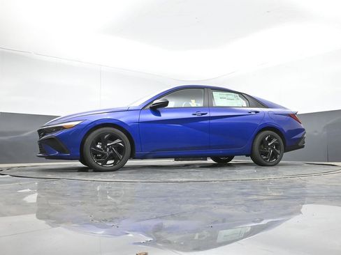 New 2026 Hyundai Elantra Sport image 11