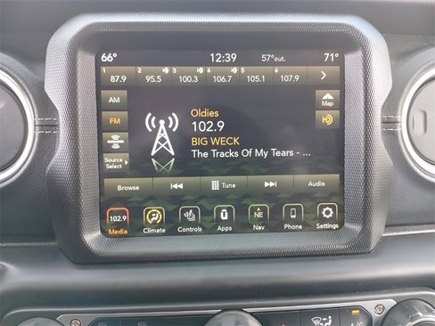 Certified 2022 Jeep Wrangler Unlimited Sahara w/ Cold Weather Group image 15