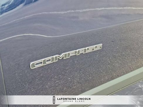 Used 2018 Jeep Compass Latitude w/ Popular Equipment Group AWD/4WD image 10