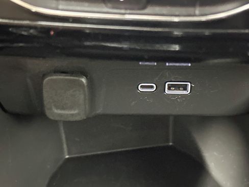 Used 2025 Chevrolet Trax LT FWD image 25