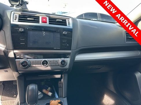 Used 2017 Subaru Outback 2.5i Premium image 7
