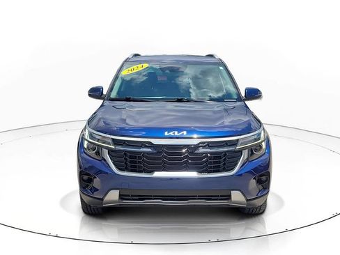 Used 2024 Kia Seltos EX FWD image 2