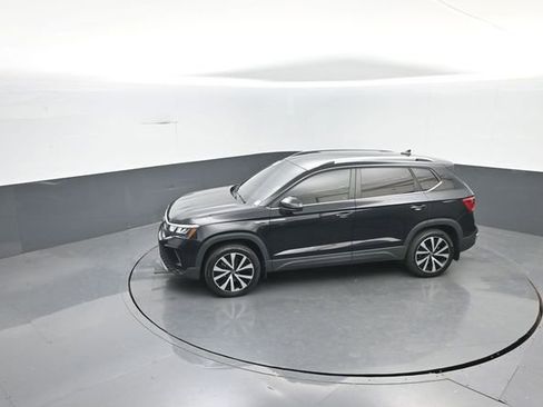 Used 2022 Volkswagen Taos SE image 23