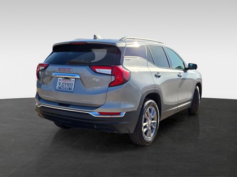 Used 2024 GMC Terrain SLT image 4