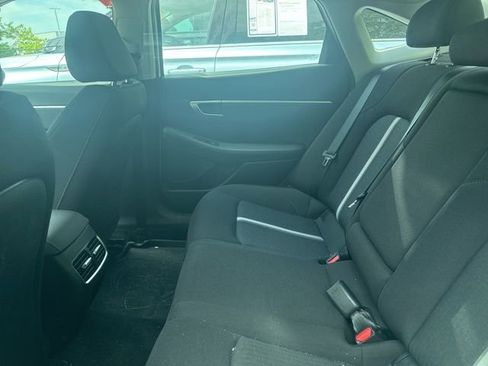 Used 2025 Hyundai Sonata SEL FWD image 9