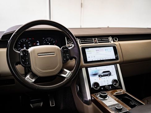 Used 2021 Land Rover Range Rover Westminster Edition image 4