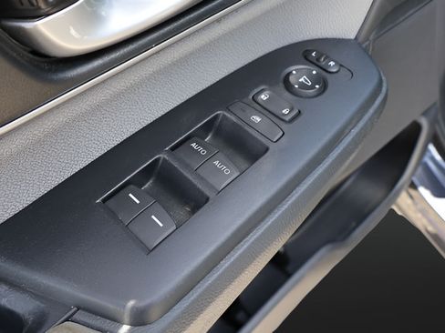 Used 2019 Honda CR-V EX image 12