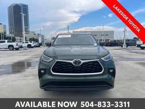 Certified 2024 Toyota Highlander XLE FWD image 9