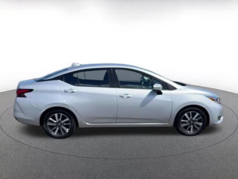 Used 2025 Nissan Versa SV FWD image 15