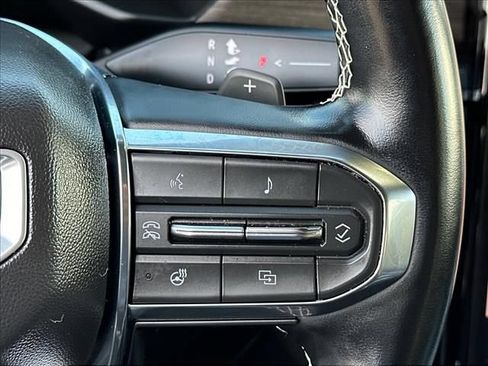 Certified 2025 GMC Acadia Denali w/ Super Cruise Package FWD image 28