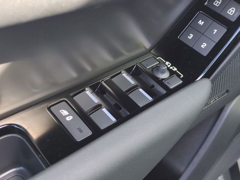 Used 2026 Land Rover Range Rover Velar S image 12