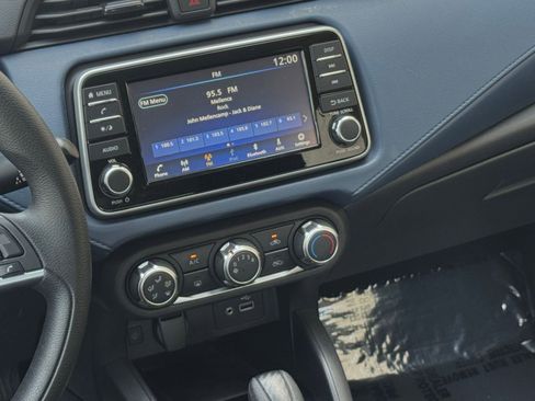 Used 2025 Nissan Versa SV image 20