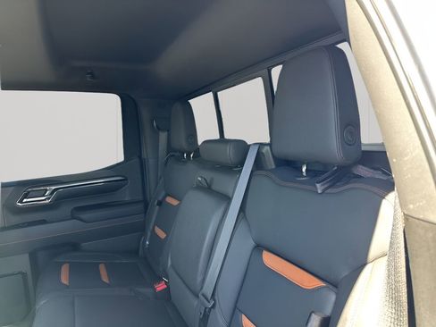 Used 2022 GMC Sierra 1500 AT4 w/ AT4 Premium Package image 19