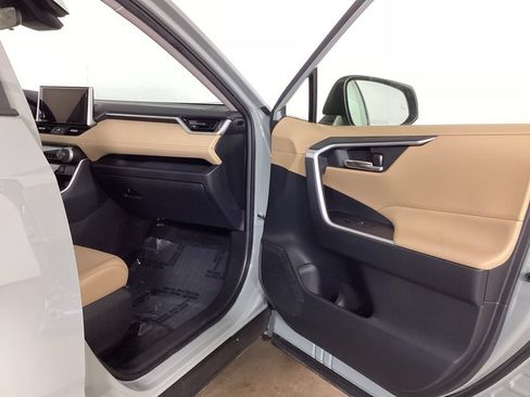 Used 2023 Toyota RAV4 XLE Premium AWD/4WD image 21