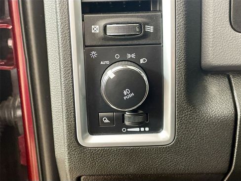 Used 2019 RAM 1500 Big Horn AWD/4WD image 14