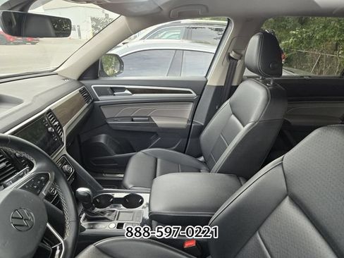 Used 2022 Volkswagen Atlas SE FWD image 2