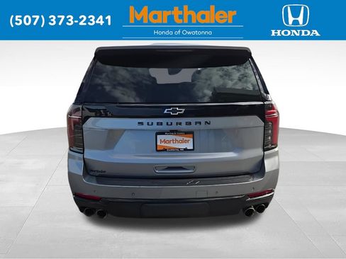 Used 2025 Chevrolet Suburban Z71 AWD/4WD image 4