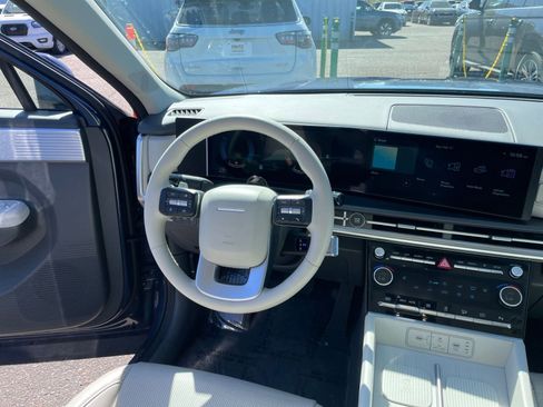 Used 2025 Hyundai Santa Fe SEL image 36