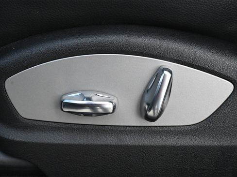 Used 2018 Porsche Macan image 15