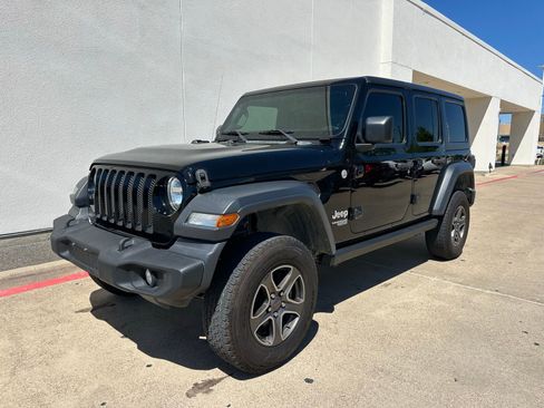 Used 2018 Jeep Wrangler Unlimited Sport S image 3
