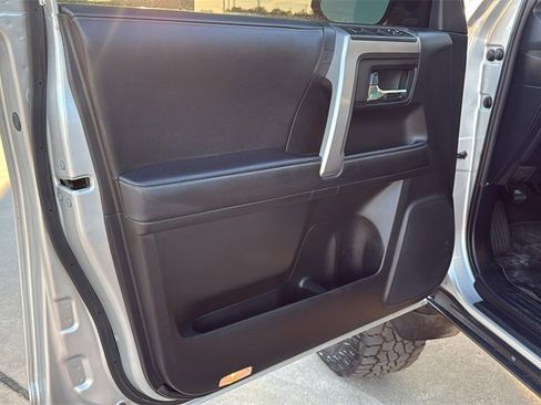 Used 2022 Toyota 4Runner SR5 image 8