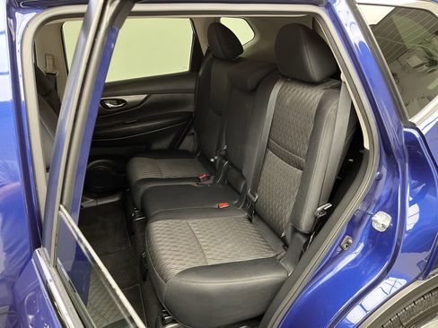 Used 2020 Nissan Rogue S w/ Special Edition Package image 9