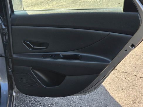 Used 2025 Hyundai Elantra Sport FWD image 9