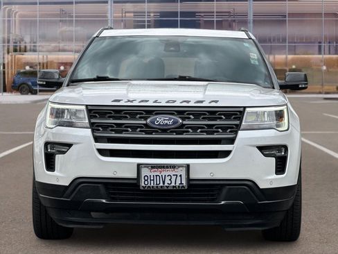 Used 2019 Ford Explorer XLT w/ Equipment Group 202A image 6