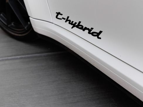 Certified 2026 Porsche 911 Targa 4 GTS AWD/4WD image 13