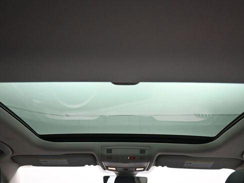 Used 2021 Volkswagen Jetta SEL Premium image 39