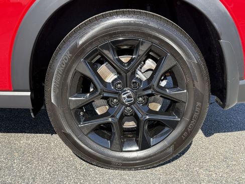 Used 2025 Honda HR-V Sport image 11