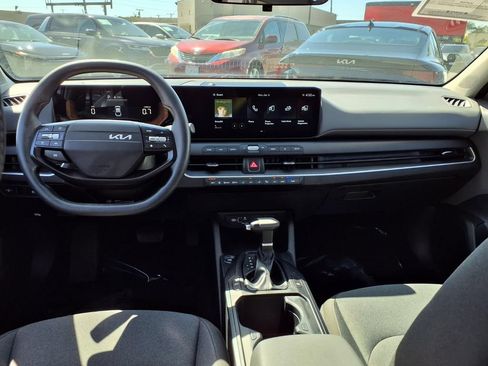 Used 2025 Kia K4 FWD image 25