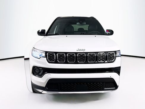 Used 2025 Jeep Compass Limited AWD/4WD image 3