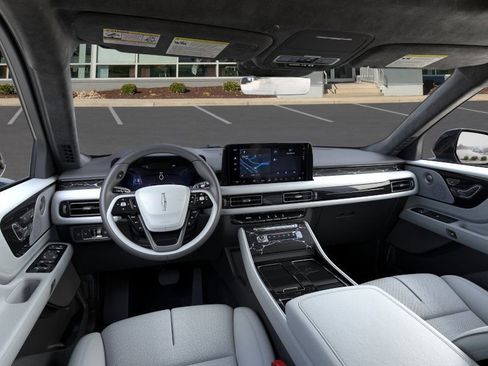 New 2025 Lincoln Aviator Black Label image 9