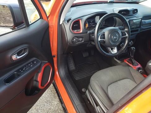 Used 2016 Jeep Renegade Trailhawk image 10