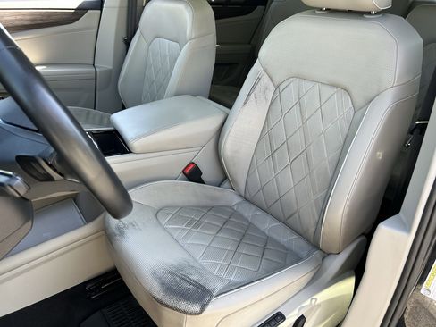 Used 2024 Volkswagen Atlas SEL Premium R-Line AWD/4WD image 19