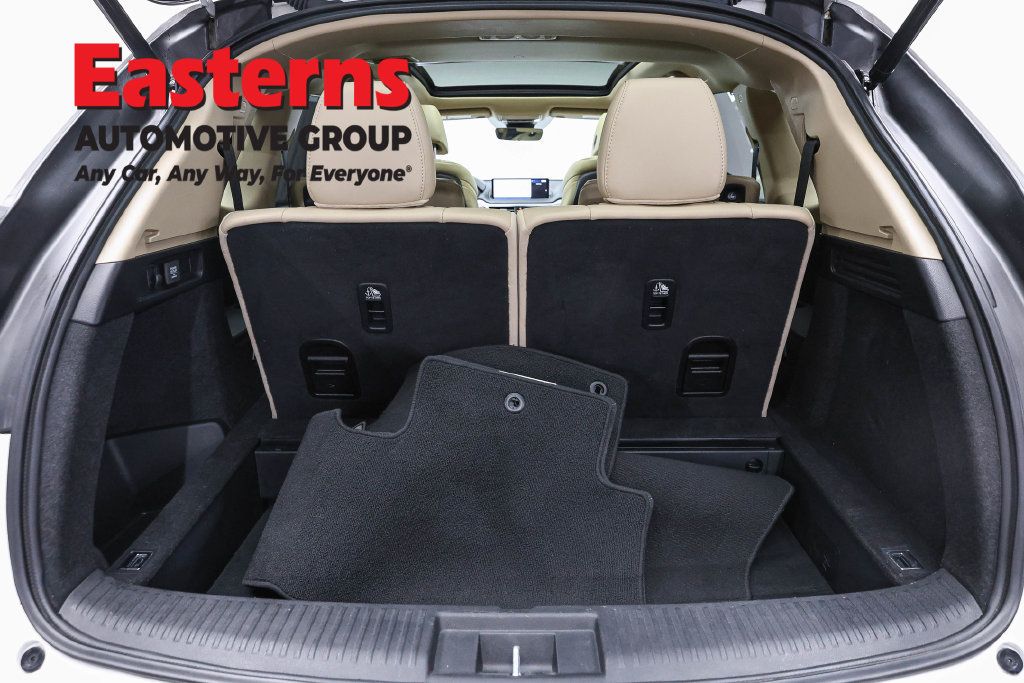 Used 2023 Acura MDX w/ Technology Package AWD/4WD image 11