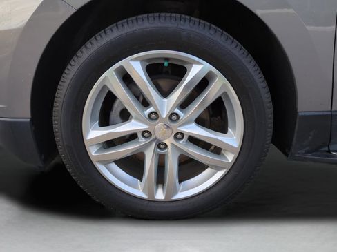 Used 2018 Chevrolet Equinox Premier FWD image 27